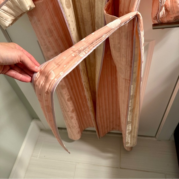 Vintage Fernando Sanches Pink and Cream Quilted Robe 100% Silk - Picture 4 of 9